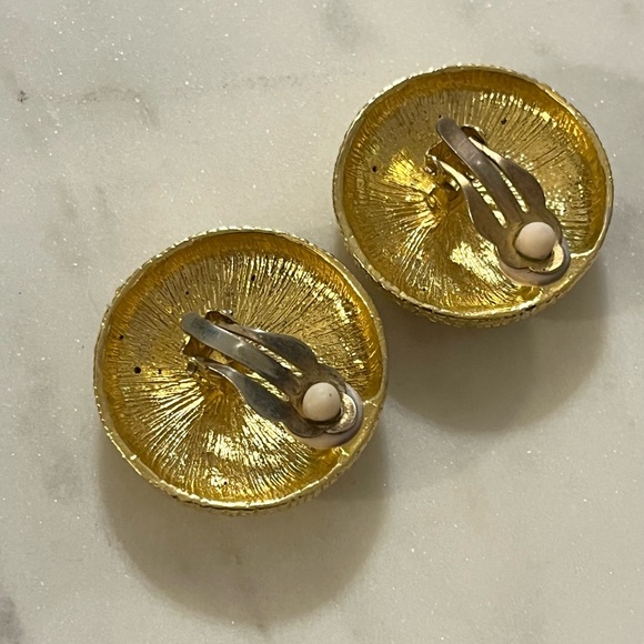 Vintage Designer Style Rhinestone Clip On Shield Dome Gold Tone Fashion Earrings - Picture 4 of 9
